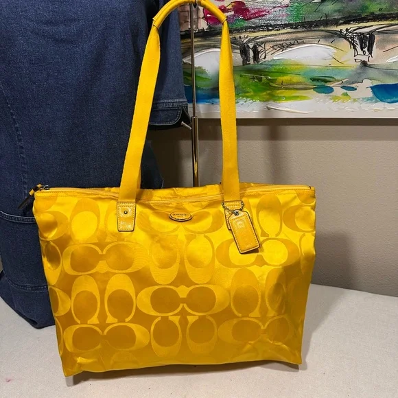 Coach Yellow Getaway Signature Tote with Matching Pouch - Picture 2 of 7